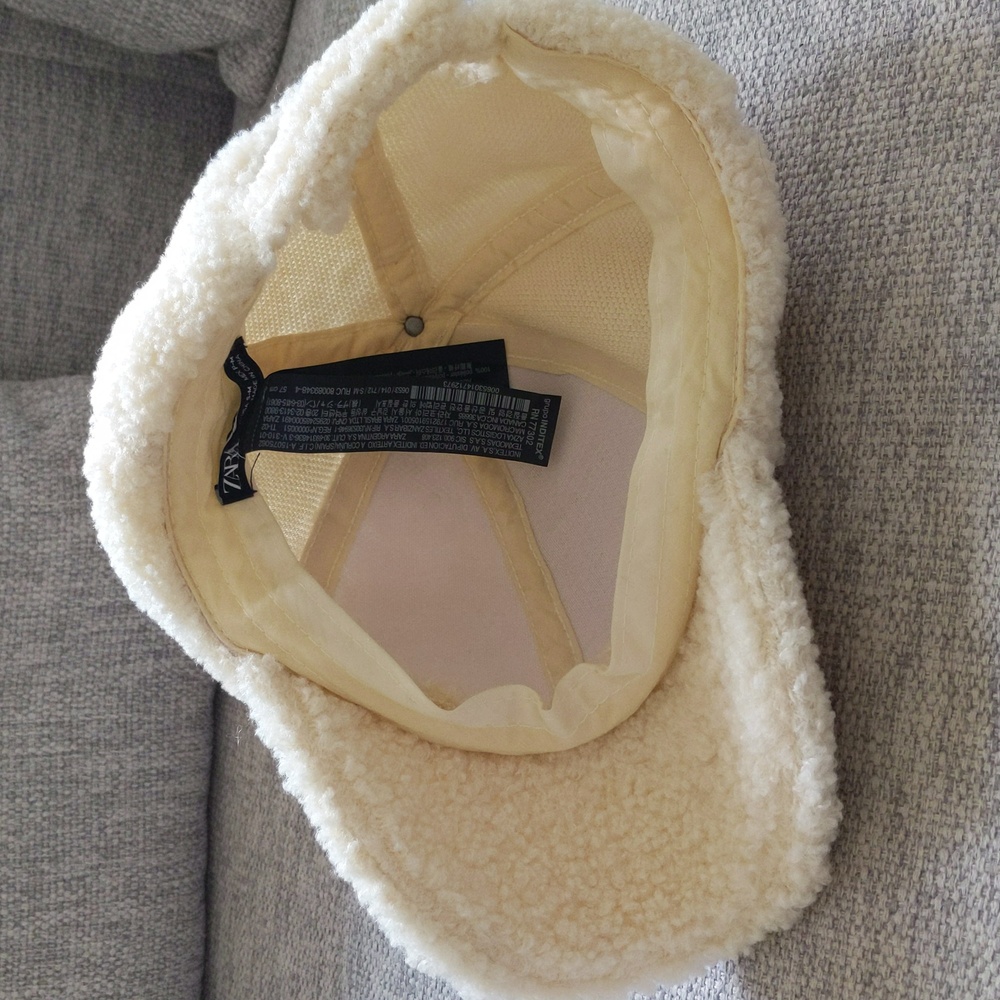 Zara faux shearling cap - Picture 12 of 12